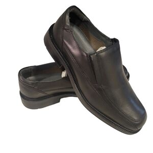 Dockers Proposal Genuine Leather Loafer.  Size 10.5.  New In Box